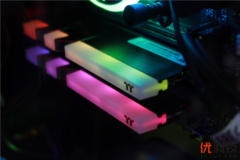 为了梦想的艺术而努力 Tt曜越电竞嘉年华上再推多款力作