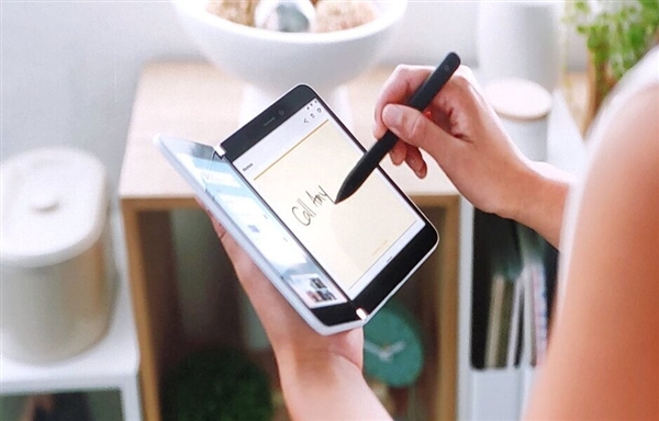 微软重返手机市场 Surface Duo直播演示中翻车：触摸失灵