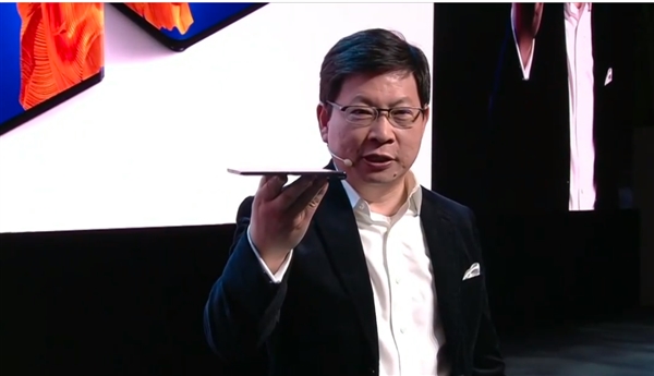 麒麟990 5G+<a href='www.leica-camera.com/' target='_blank'><u>徕卡</u></a>四摄！华为新折叠屏机皇Mate Xs发布：2499欧元