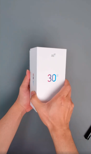 3月30日见 荣耀30S外观“偷跑”：全新外观设计抢眼