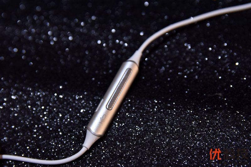 K歌麦克风+手游接头 vivo影音耳机优科技开箱体验