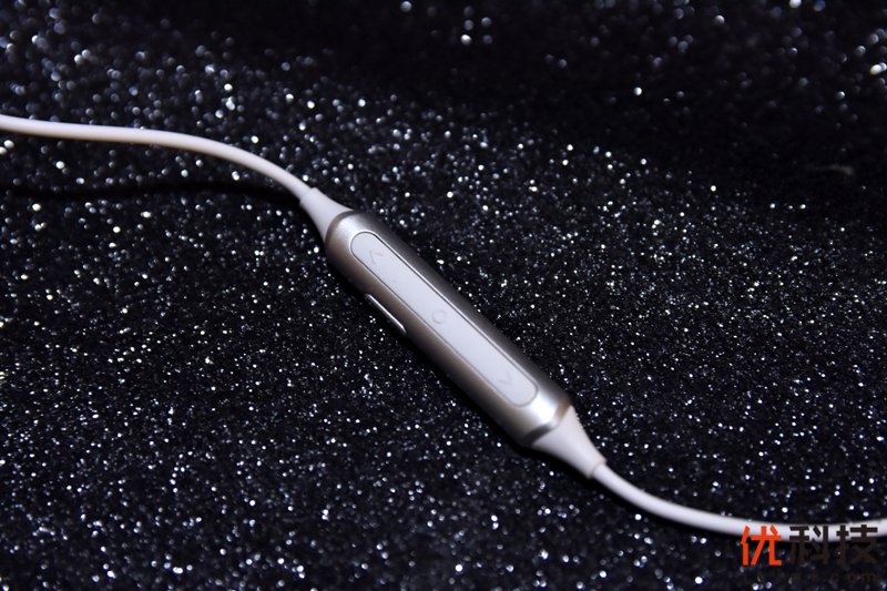 K歌麦克风+手游接头 vivo影音耳机优科技开箱体验