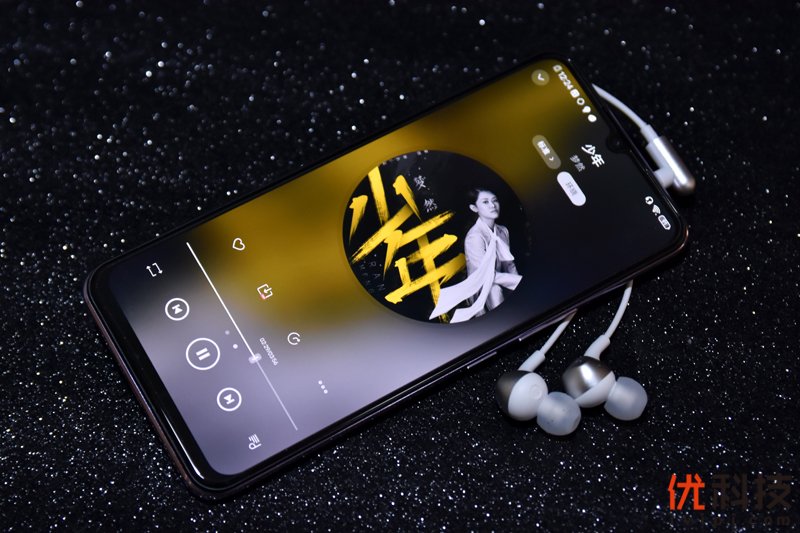 K歌麦克风+手游接头 vivo影音耳机优科技开箱体验