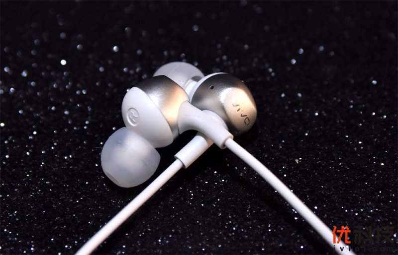 K歌麦克风+手游接头 vivo影音耳机优科技开箱体验