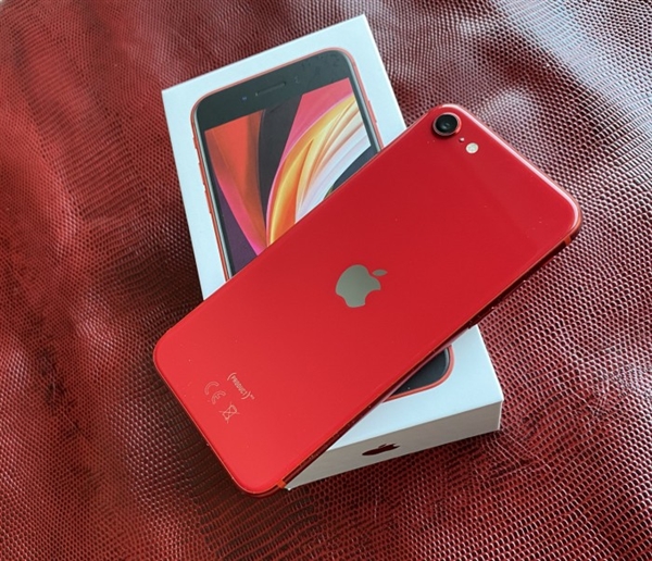 对比iPhone XR/11：iPhone SE的优缺点在哪里