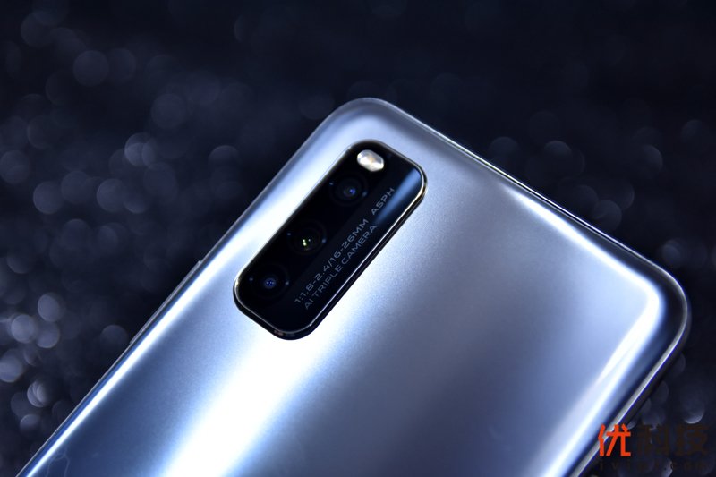 高性价比的完美诠释 iQOO Z1优科技评测