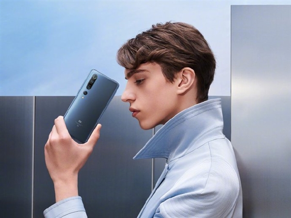 小米首款120Hz OLED屏旗舰！米10超大杯即将登场