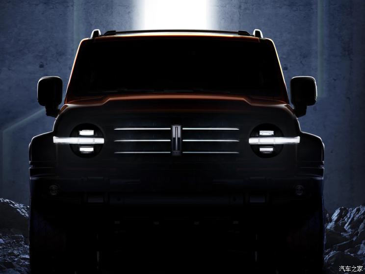 亮相成都车展 WEY P01正式定名坦克300