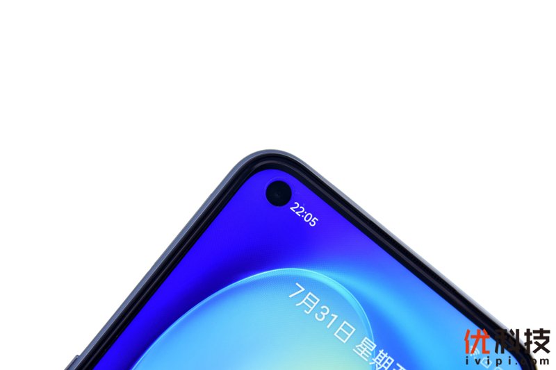 智慧闪充 潮玩典范 realme 真我 V5优科技评测