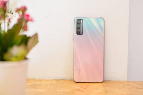 全场景5G+90Hz高刷 <a href='https://www.huawei.com/cn/?ic_medium=direct&ic_source=surlen' target='_blank'><u>华为</u></a>畅享20 Pro樱雪晴空发布：1999元起