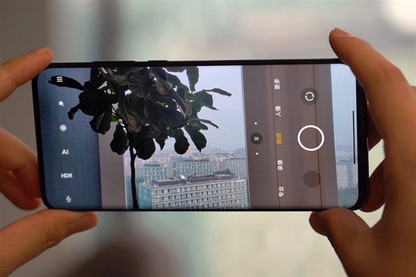 无开孔的真全面屏 小米屏下相机技术上手