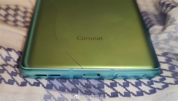 新配色未量产上市 一加8工程机现身闲鱼