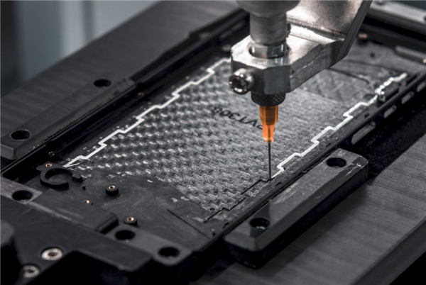 全球首款碳纤维手机！Carbon&nbsp;1&nbsp;MK&nbsp;II开启预售：仅125g