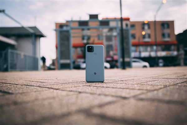 被卡脖子了！安卓手机厂商集体面临芯片缺货的窘境