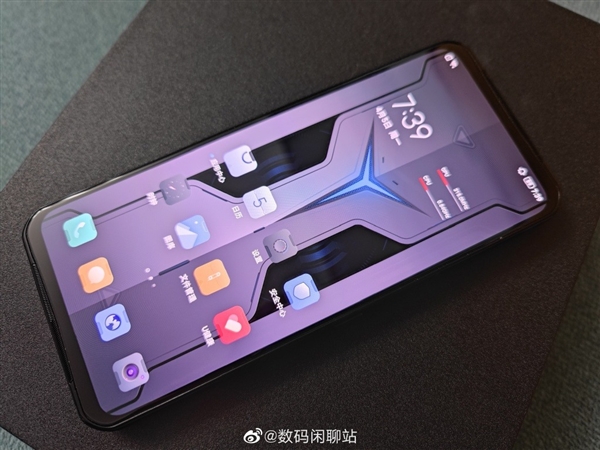 联想拯救者2 Pro真机首曝：RGB呼吸灯+内置涡轮风扇