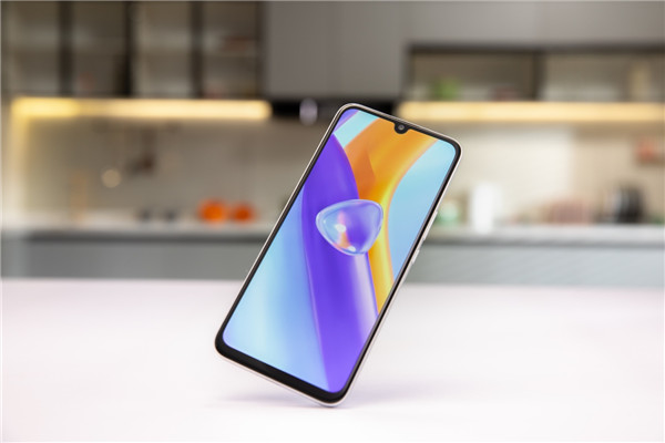 定位年轻潮玩人群 荣耀 Play5系列今日发布