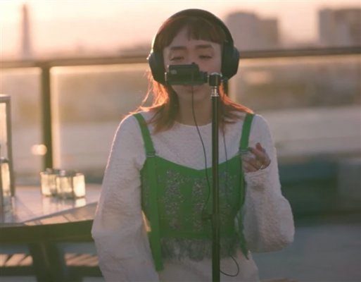 首款4K屏骁龙8 Gen1旗舰！小姐姐上手索尼Xperia 1 IV真机