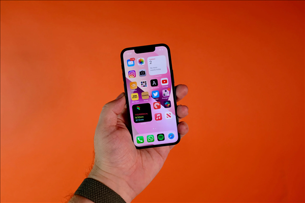 苹果退出小屏旗舰市场 曝谷歌进入：新品代号neila
