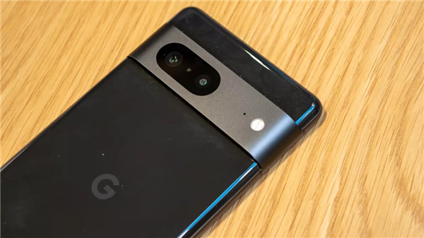 开机就是Android 13 谷歌Pixel 7系列真机图赏：4300元起