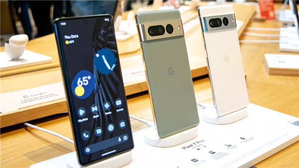 开机就是Android 13 谷歌Pixel 7系列真机图赏：4300元起