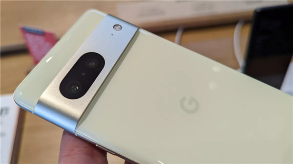 开机就是Android 13 谷歌Pixel 7系列真机图赏：4300元起