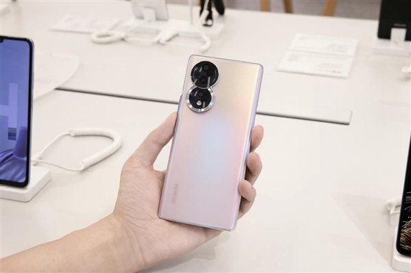 首发全新骁龙U！荣耀80全系真机上手