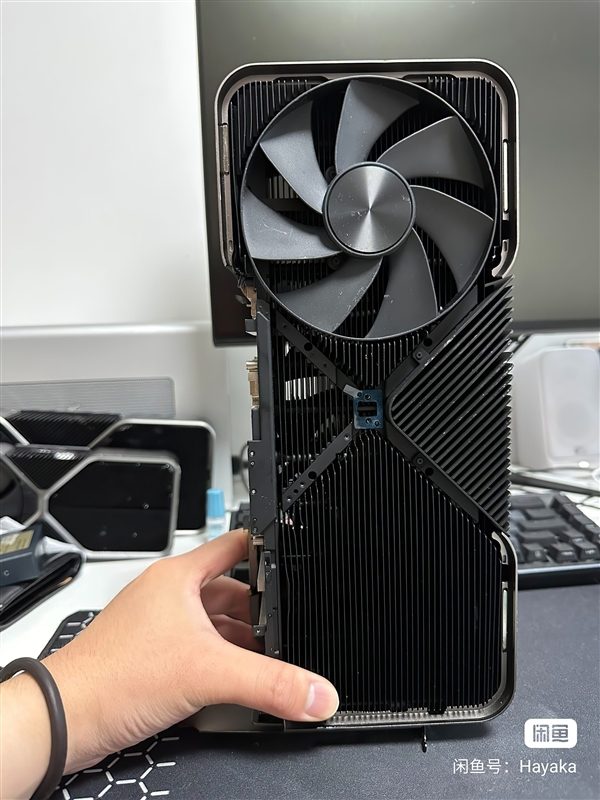 隐藏的真卡皇！RTX 4090 Ti现身：900W功耗真没有