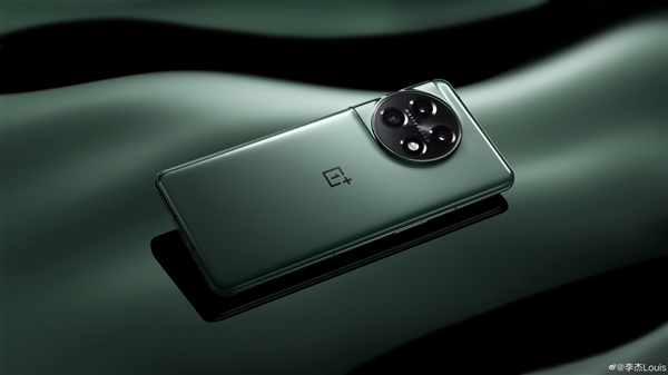 曝<a href='https://www.oneplus.com/cn' target='_blank'><u>一加</u></a>12 11月登场：屏幕亮度率先突破3000尼特 重现<a href='https://www.oneplus.com/cn' target='_blank'><u>一加</u></a>7 Pro荣光