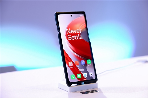 <a href='https://www.oneplus.com/cn' target='_blank'><u>一加</u></a>12下周官宣发布时间：首发国产2K东方屏