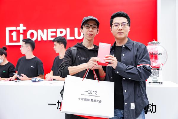 一加12 Pop-up 快闪活动人气爆棚，掀起抢购热潮