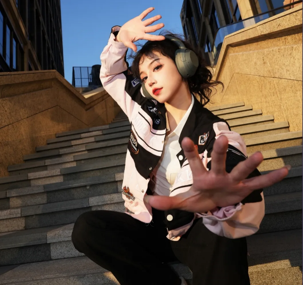 1499元 <a href='https://www.sony.com.cn/' target='_blank'><u>索尼</u></a>发布ULT WEAR头戴式降噪耳机：一键重低音