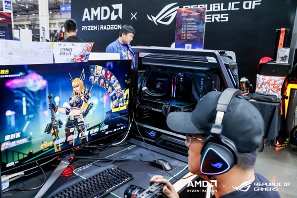 华硕显卡硬核闪光 助力2024 ROG核聚变游戏盛宴！