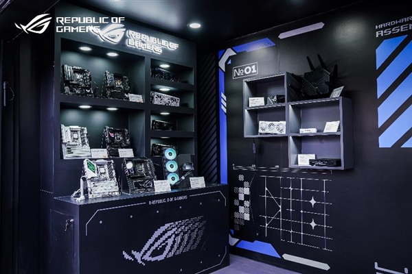 重卡穿越商都 ROG DAY 2024郑州站高燃来袭