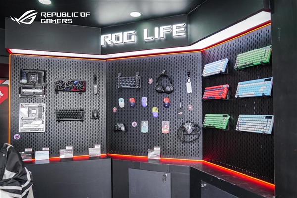 ROG DAY 2024战车巡游 燃动江城