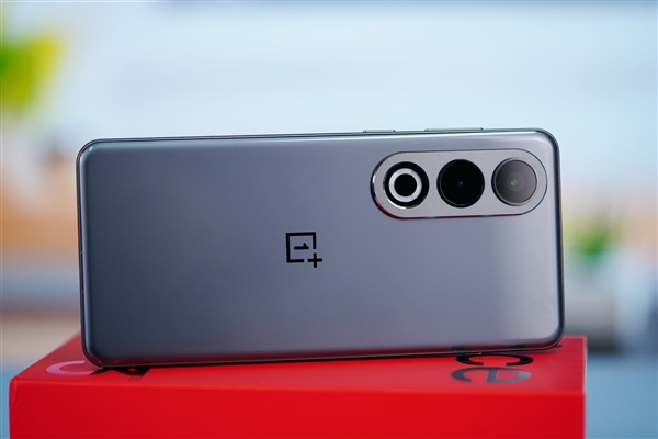 <a href='https://www.oneplus.com/cn' target='_blank'><u>一加</u></a>全新S系列曝光：天玑9300+/9400双平台 主打性价比