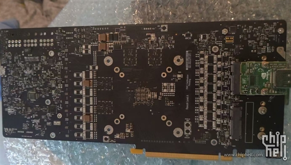 RTX 4090工程卡首次公开：残暴四个16针接口 供电2400W！