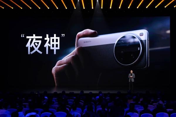 巅峰影像科技旗舰 Xiaomi 15 Ultra 现已发布,售价 6499 元起