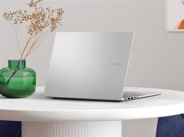 高能AI+长效续航 华硕无畏家族新品齐发 开启AIPC新体验