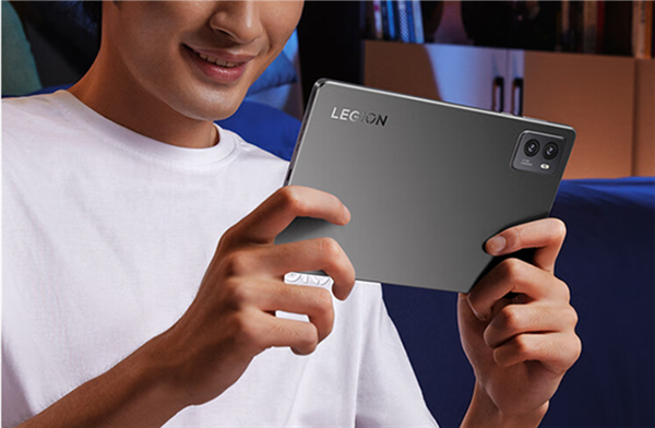 安卓性能小钢炮！<a href='https://www.lenovo.com.cn/' target='_blank'><u>联想</u></a>8.8英寸新平板曝光：LCD屏+骁龙8至尊版