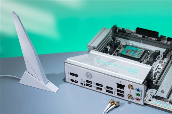 天选颜力 华硕B650E天选主板Zen 5次元利器