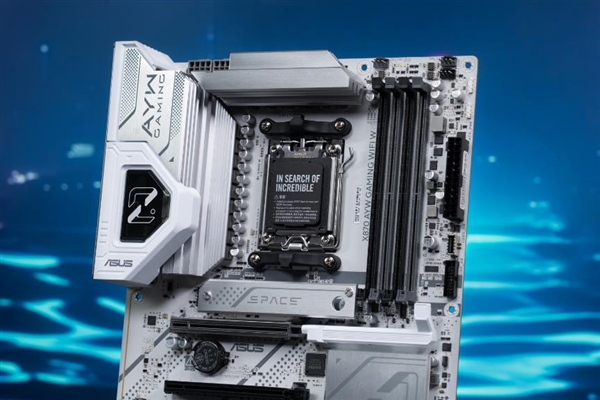 华硕X870 AYW GAMING WIFI W主板锐龙9000白色新装备