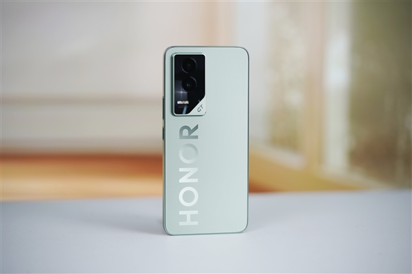 剑指最强性能旗舰！荣耀GT Pro外围配置公布：超声波指纹、巨犀玻璃、三频北斗全都有