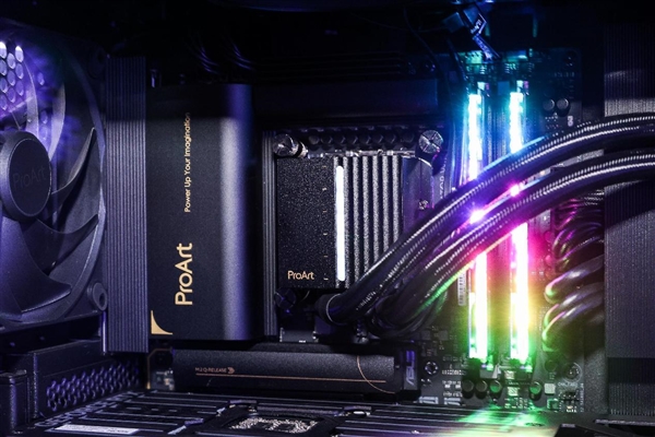 超频破纪录 华硕主板引爆ROG DAY 2025