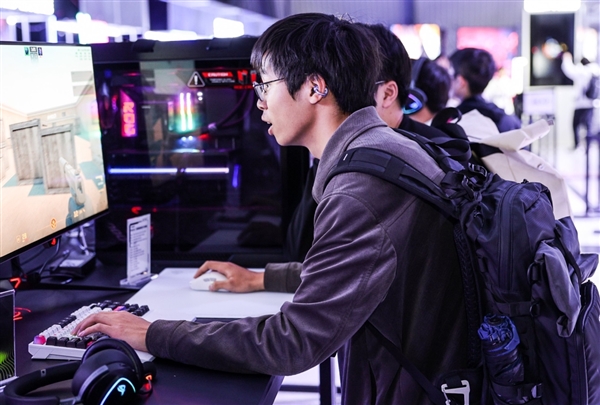 超频破纪录 华硕主板引爆ROG DAY 2025