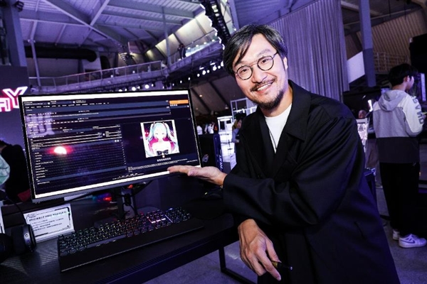 ROG 2025新品发布会 ROG NUC 2025搭载RTX5080震撼亮相！