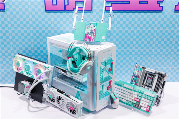ROG×初音未来跨界联动燃爆二次元！全新外设惊艳亮相