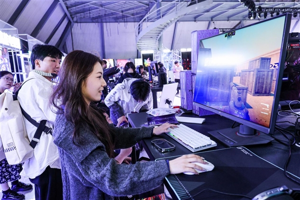 2025 ROG DAY盛大开启 超多高性能显示器燃爆全场！