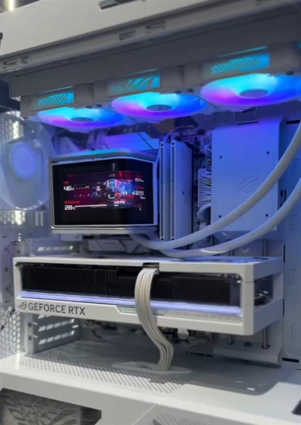 华硕携众新品降临2025 COMPUTEX 高品质DIY装备全新升级