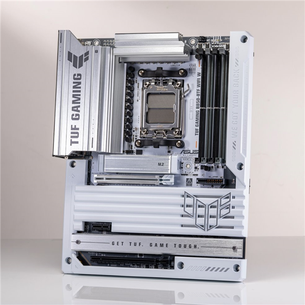 聚焦COMPUTEX 2025 华硕主板创11项超频新纪录！