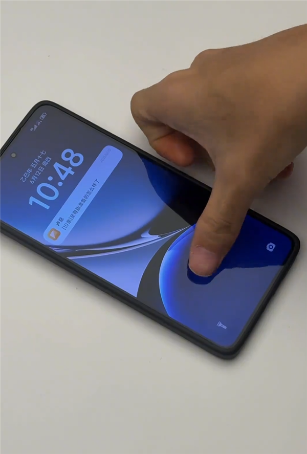 REDMI K80至尊版来了 对标友商数字旗舰：音质、屏幕等全线拉满